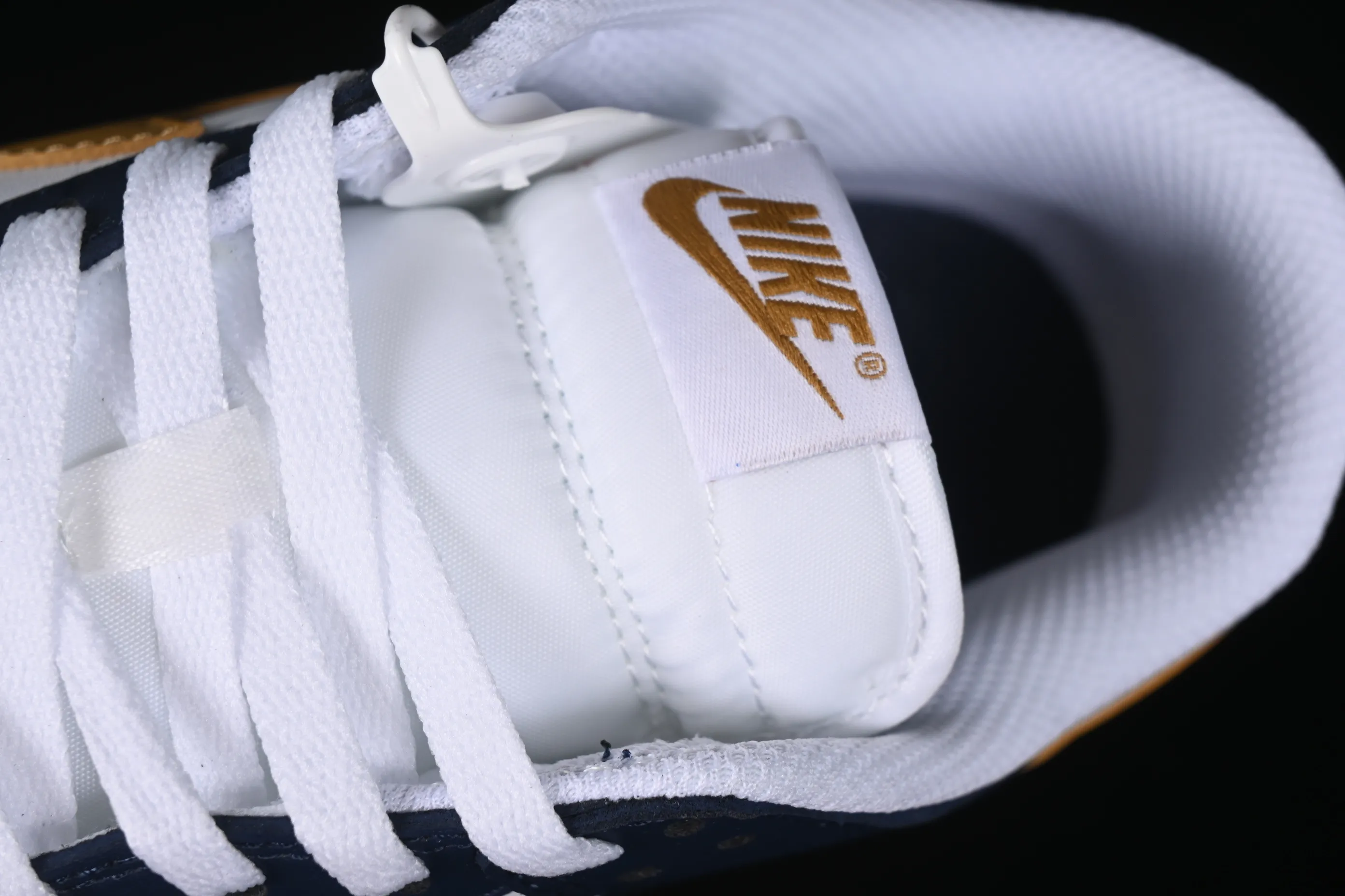 All categories Nk SB Dunk series Nk SB Dunk Low low-top sneakers Nk Dunk Low black and white gold color SB low-top casual sneakers FB9109-111